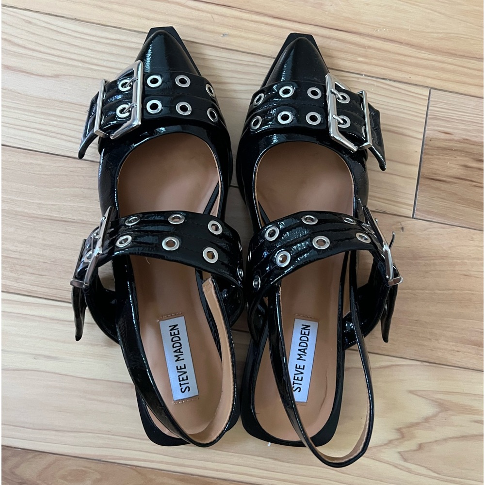 Steve Madden Graya Pointed Toe Buckle Flats - Size 9